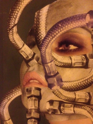 VITTORIA RUTIGLIANO SD 35X48 DONNA CON TUBI II DET