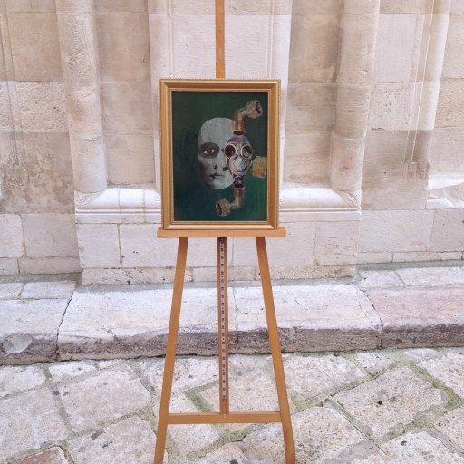 VITTORIA RUTIGLIANO SD 36X46 UOMO CON MASCHERA (1)